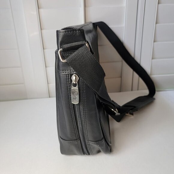 Kenneth Cole Laptop Messenger Bag - Picture 7 of 9